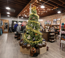 Load image into Gallery viewer, Holiday Swag Workshop at The Library at Snoqualmie
